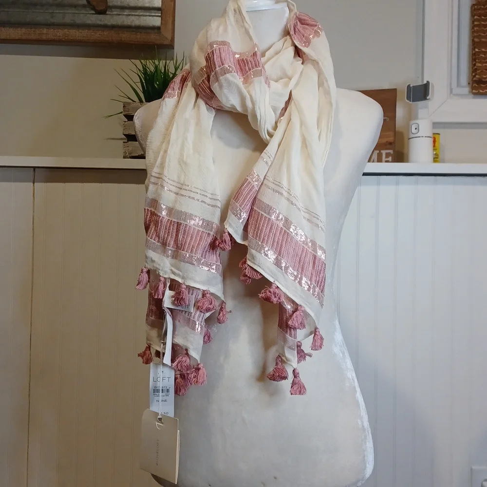 NWT Tassle Loft‎ Scarf Shawl Wrap Large
